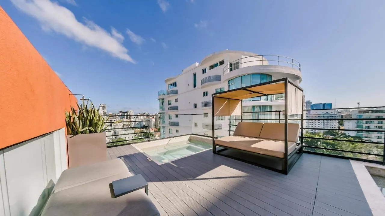 Chic Fully Serviced Apartment At Regatta Living II - 705 Los Prados