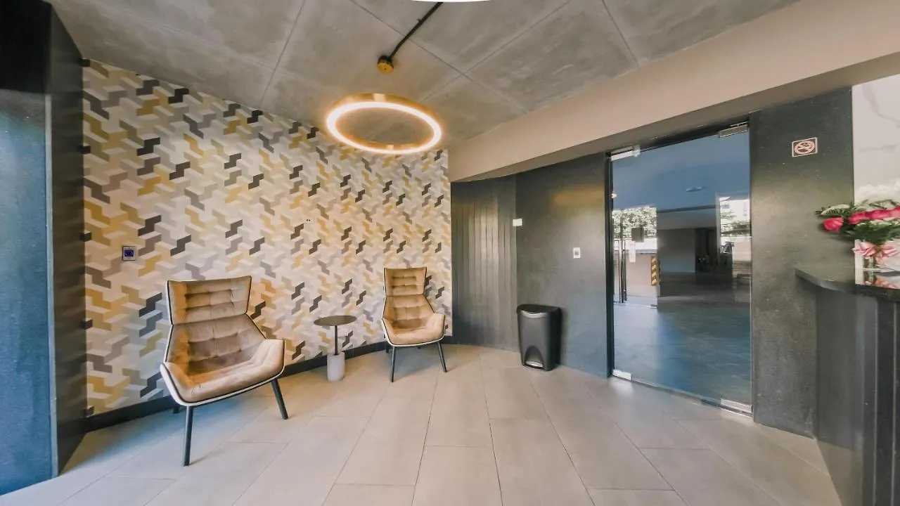Chic Fully Serviced Apartment At Regatta Living II - 705 Los Prados